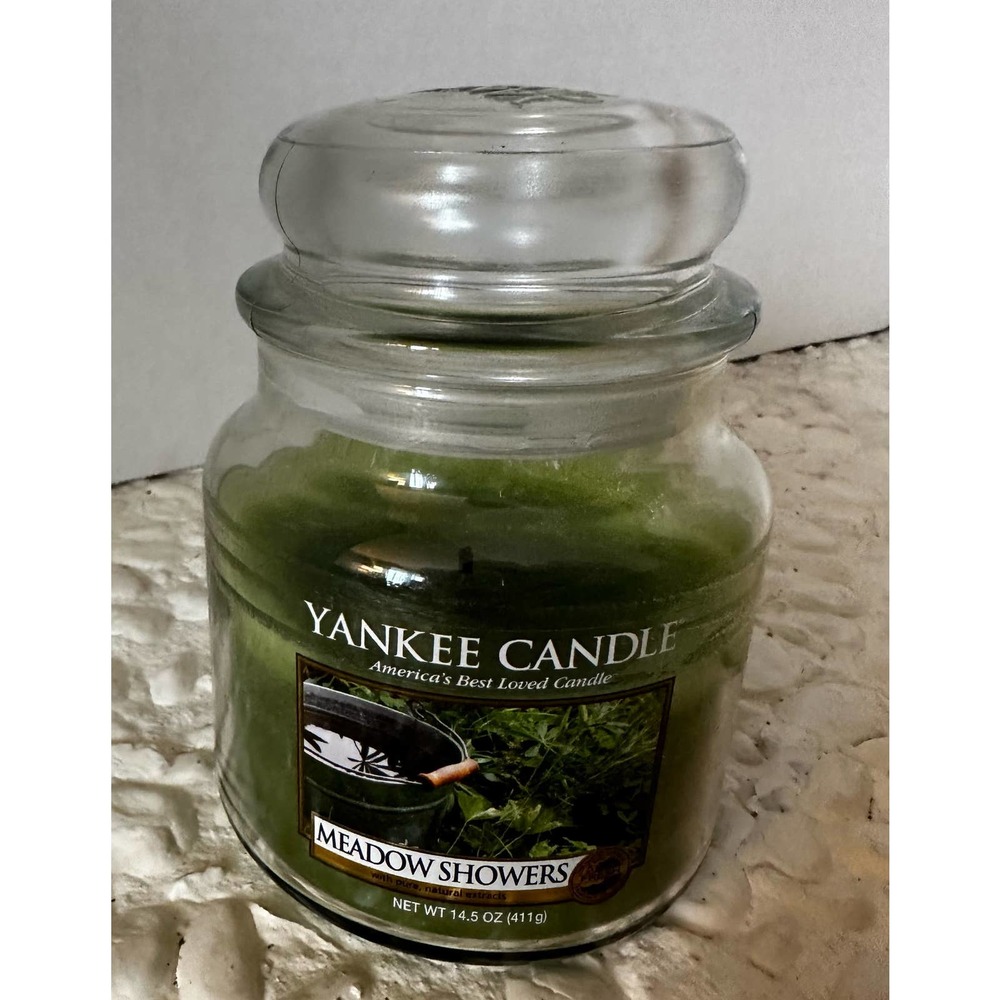 Yankee Candle Meadow Showers Medium Jar Candle W/Lid 95% left